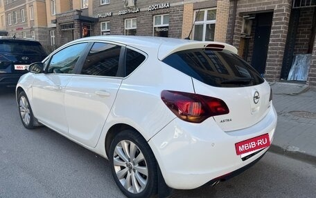 Opel Astra J, 2011 год, 650 000 рублей, 4 фотография