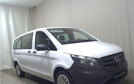 Mercedes-Benz Vito, 2023 год, 3 990 000 рублей, 4 фотография