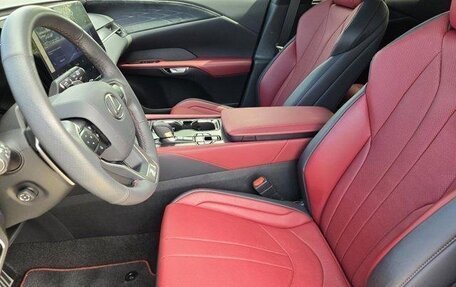 Lexus RX IV рестайлинг, 2025 год, 8 800 000 рублей, 6 фотография