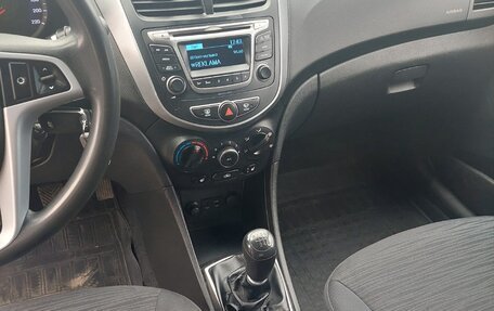 Hyundai Solaris II рестайлинг, 2015 год, 849 000 рублей, 13 фотография