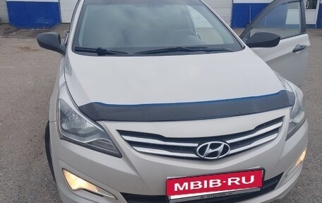 Hyundai Solaris II рестайлинг, 2015 год, 849 000 рублей, 2 фотография