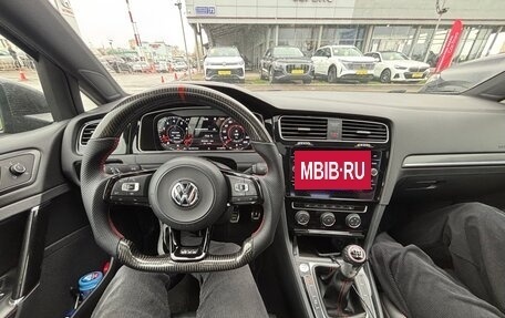 Volkswagen Golf GTI VII, 2018 год, 2 700 000 рублей, 19 фотография