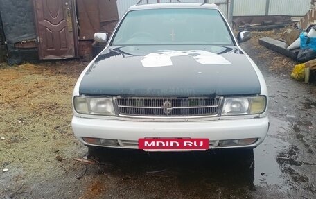 Nissan Cedric VIII, 1995 год, 310 000 рублей, 2 фотография