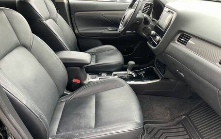 Mitsubishi Outlander III рестайлинг 3, 2020 год, 2 672 000 рублей, 9 фотография