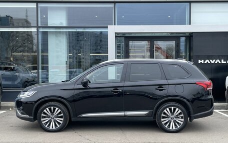 Mitsubishi Outlander III рестайлинг 3, 2020 год, 2 672 000 рублей, 8 фотография