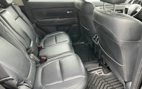 Mitsubishi Outlander III рестайлинг 3, 2020 год, 2 672 000 рублей, 11 фотография