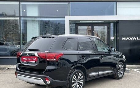 Mitsubishi Outlander III рестайлинг 3, 2020 год, 2 672 000 рублей, 5 фотография