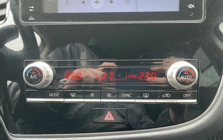 Mitsubishi Outlander III рестайлинг 3, 2020 год, 2 672 000 рублей, 18 фотография