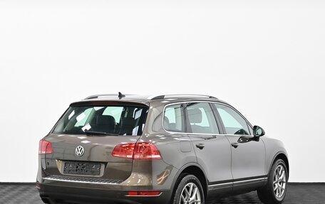 Volkswagen Touareg III, 2011 год, 2 099 000 рублей, 2 фотография