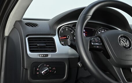 Volkswagen Touareg III, 2011 год, 2 099 000 рублей, 11 фотография