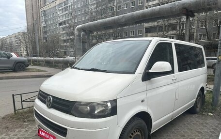 Volkswagen Caravelle T5, 2013 год, 1 500 000 рублей, 1 фотография