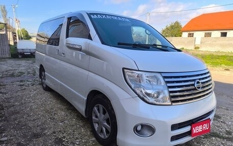 Nissan Elgrand III, 2005 год, 600 000 рублей, 1 фотография