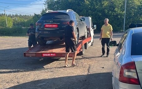 Infiniti QX70, 2016 год, 900 000 рублей, 1 фотография