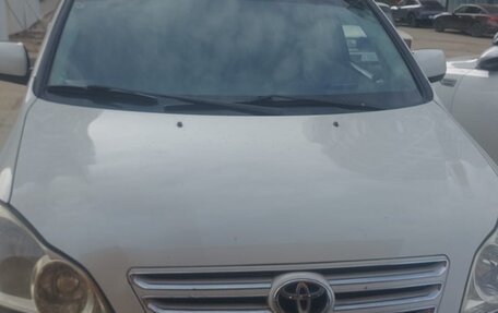 Toyota Ipsum II, 2004 год, 300 000 рублей, 1 фотография