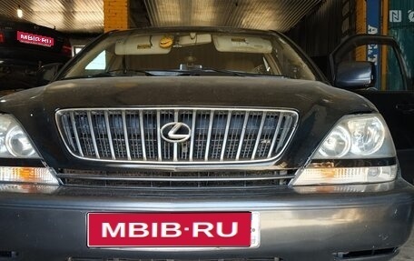 Lexus RX IV рестайлинг, 2000 год, 200 000 рублей, 1 фотография