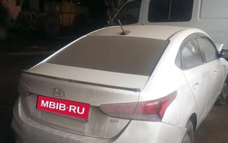 Hyundai Solaris II рестайлинг, 2017 год, 450 000 рублей, 1 фотография