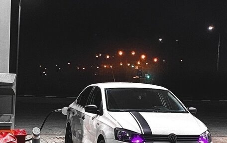 Volkswagen Polo VI (EU Market), 2012 год, 270 000 рублей, 1 фотография