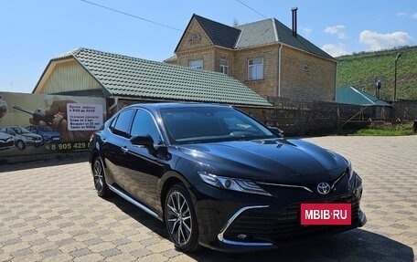 Toyota Camry, 2023 год, 3 300 000 рублей, 1 фотография
