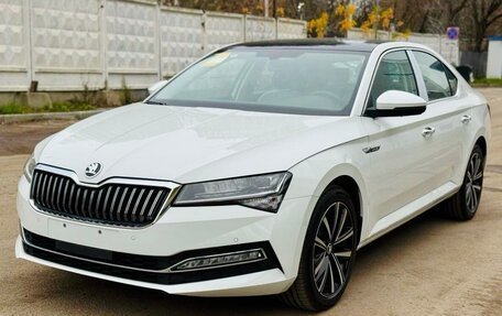 Skoda Superb III рестайлинг, 2023 год, 2 790 000 рублей, 1 фотография