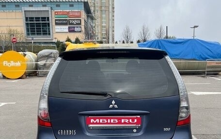 Mitsubishi Grandis, 2005 год, 800 000 рублей, 6 фотография