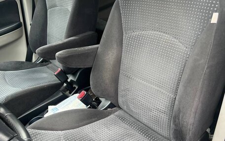 Mitsubishi Grandis, 2005 год, 800 000 рублей, 11 фотография