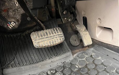 Mitsubishi Grandis, 2005 год, 800 000 рублей, 21 фотография