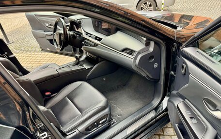 Lexus ES VII, 2019 год, 3 280 000 рублей, 10 фотография