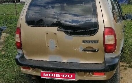 Chevrolet Niva I рестайлинг, 2004 год, 145 000 рублей, 1 фотография