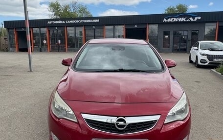 Opel Astra J, 2011 год, 650 000 рублей, 1 фотография
