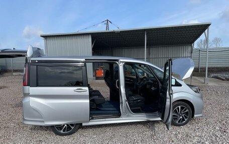 Honda Stepwgn IV, 2018 год, 1 950 000 рублей, 5 фотография