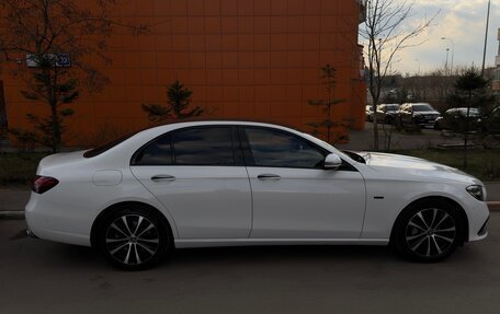 Mercedes-Benz E-Класс, 2020 год, 4 500 000 рублей, 4 фотография