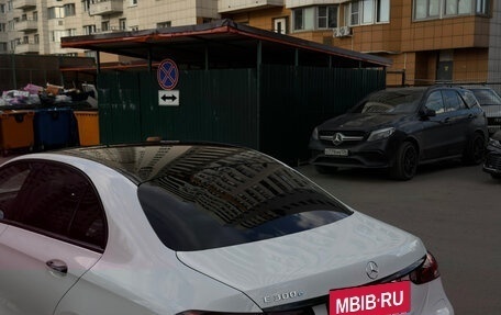 Mercedes-Benz E-Класс, 2020 год, 4 500 000 рублей, 3 фотография