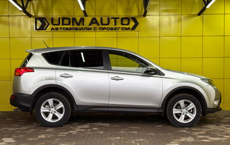 Toyota RAV4, 2013 год, 1 798 000 рублей, 4 фотография