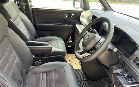 Honda Stepwgn, 2022 год, 2 100 000 рублей, 7 фотография