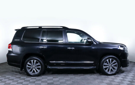 Toyota Land Cruiser 200, 2017 год, 7 390 000 рублей, 4 фотография