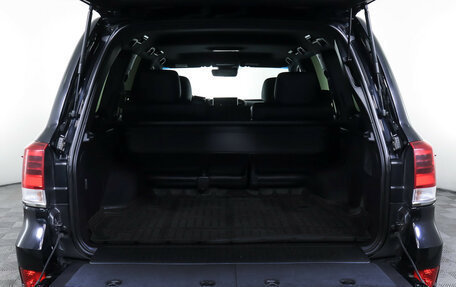 Toyota Land Cruiser 200, 2017 год, 7 390 000 рублей, 10 фотография
