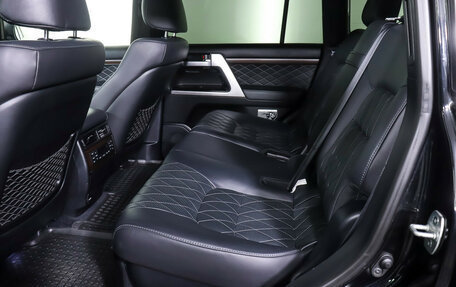 Toyota Land Cruiser 200, 2017 год, 7 390 000 рублей, 12 фотография