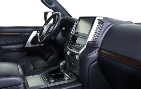Toyota Land Cruiser 200, 2017 год, 7 390 000 рублей, 11 фотография