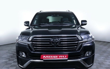 Toyota Land Cruiser 200, 2017 год, 7 390 000 рублей, 2 фотография