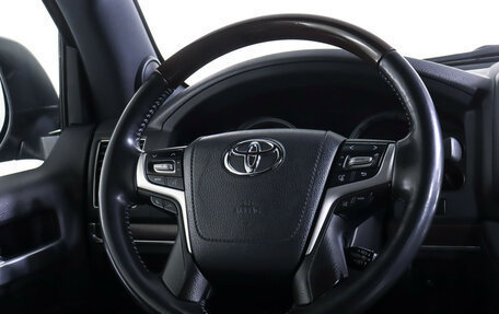 Toyota Land Cruiser 200, 2017 год, 7 390 000 рублей, 17 фотография