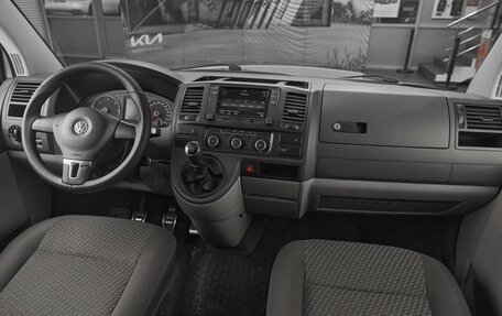 Volkswagen Caravelle T5, 2010 год, 1 499 000 рублей, 9 фотография