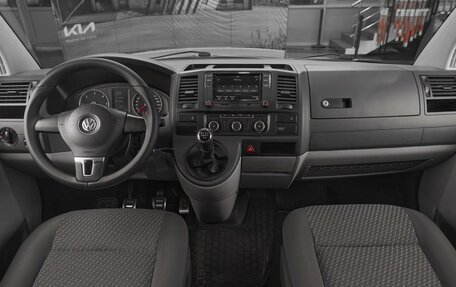 Volkswagen Caravelle T5, 2010 год, 1 499 000 рублей, 8 фотография
