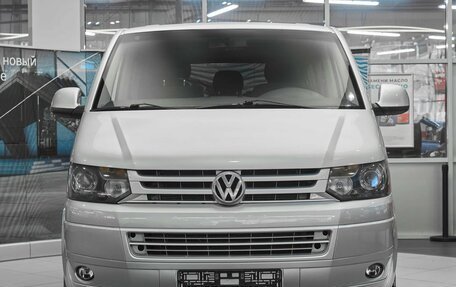 Volkswagen Caravelle T5, 2010 год, 1 499 000 рублей, 2 фотография