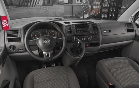 Volkswagen Caravelle T5, 2010 год, 1 499 000 рублей, 7 фотография