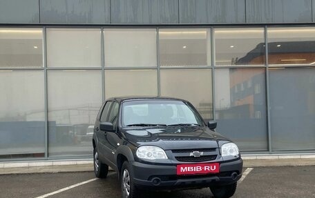 Chevrolet Niva I рестайлинг, 2017 год, 599 000 рублей, 2 фотография