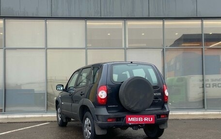 Chevrolet Niva I рестайлинг, 2017 год, 599 000 рублей, 5 фотография