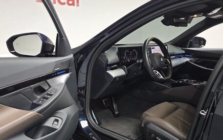 BMW 5 серия, 2024 год, 5 100 006 рублей, 10 фотография