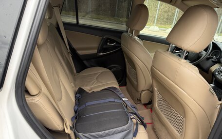 Toyota RAV4, 2011 год, 1 350 000 рублей, 3 фотография