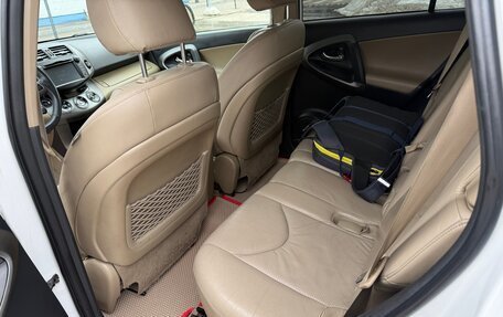 Toyota RAV4, 2011 год, 1 350 000 рублей, 2 фотография