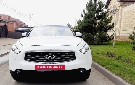 Infiniti FX II, 2010 год, 1 980 000 рублей, 10 фотография